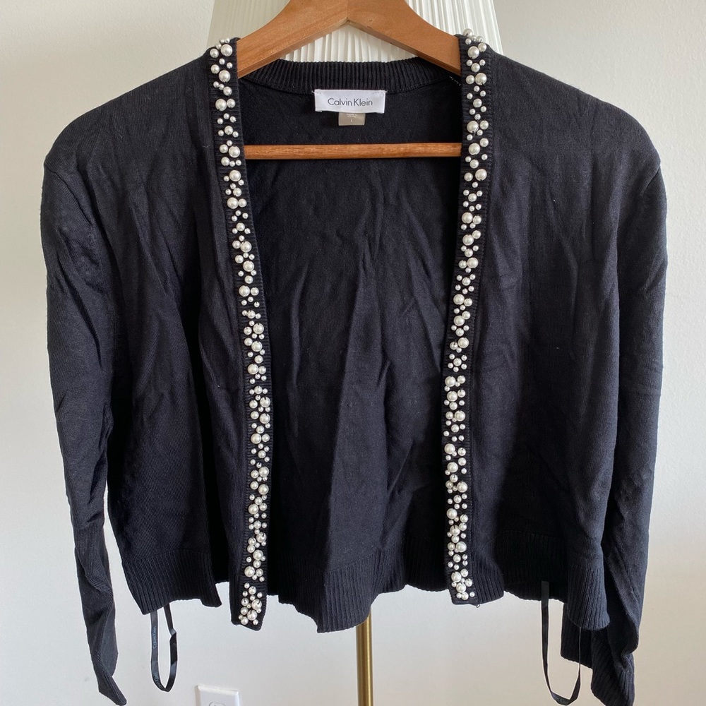 Calvin Klein black crop cardigan with pearl details. Size L, ne with tags